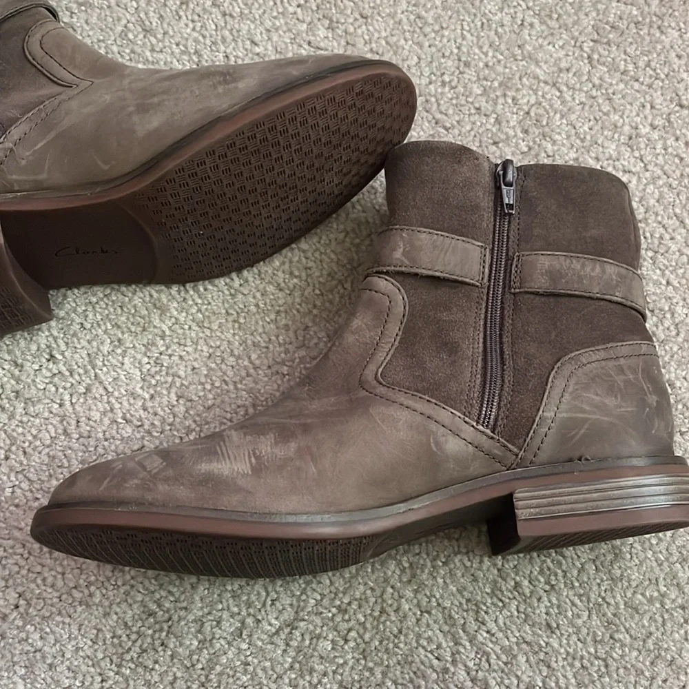“Clark’s: Women’s Bootie size 8”